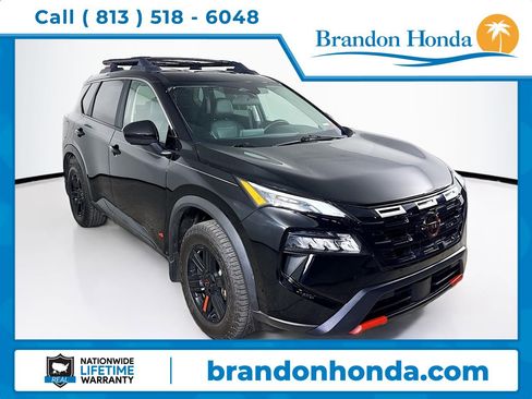 Used 2025 Nissan Rogue SV image 1