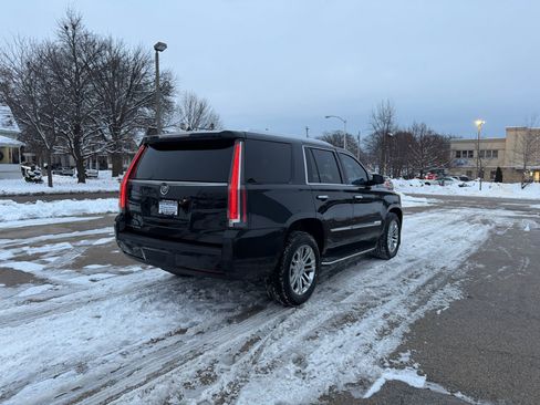 Used 2015 Cadillac Escalade Luxury image 7