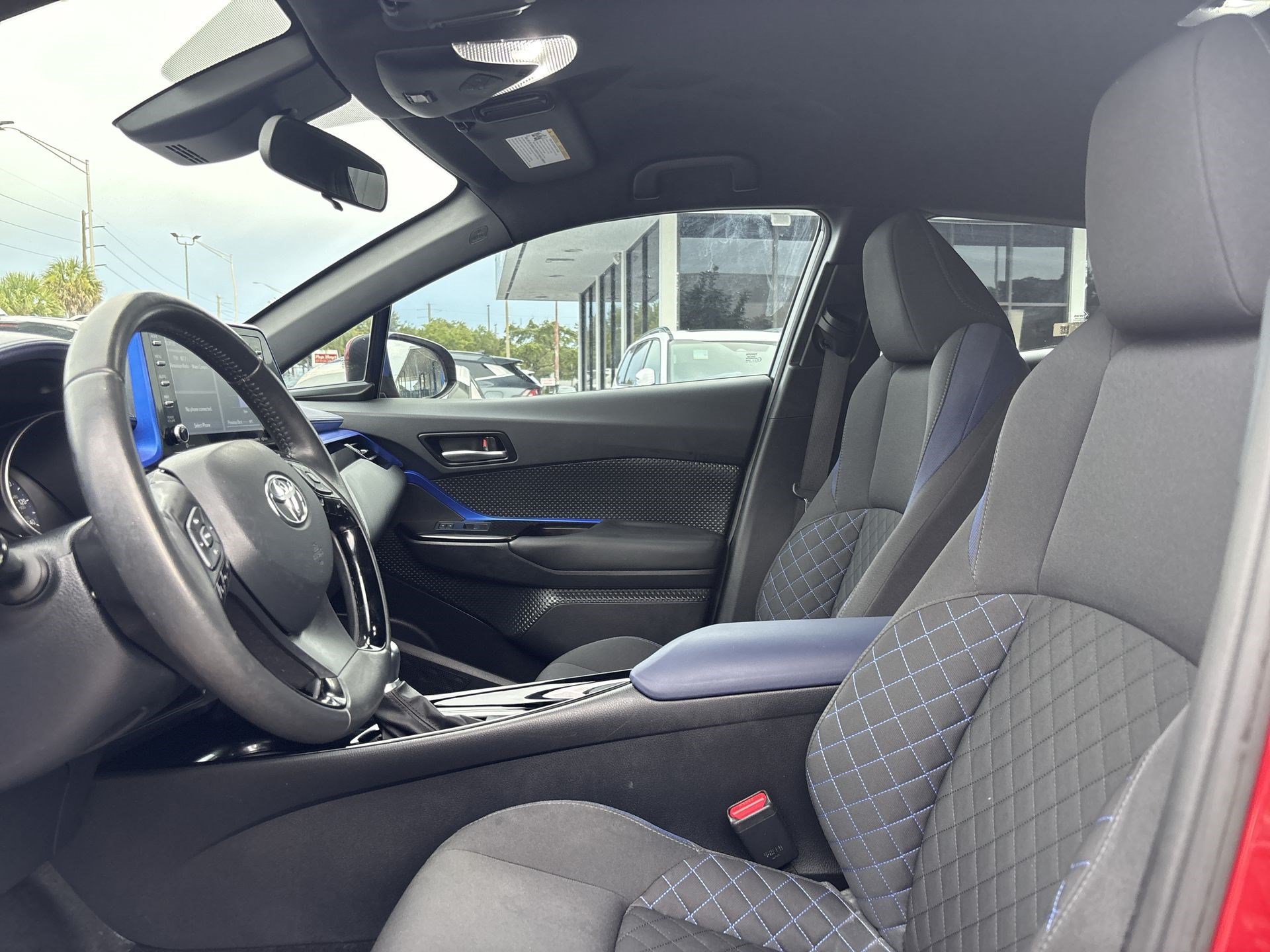 Used 2021 Toyota C-HR XLE FWD image 13