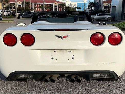 Used 2006 Chevrolet Corvette Convertible w/ Preferred Equipment Group RWD image 5