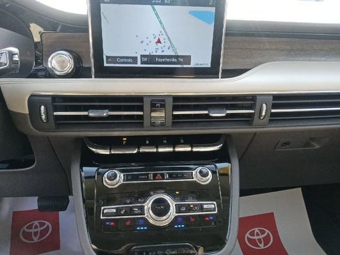 Used 2021 Lincoln Corsair Reserve w/ Equipment Group 201A image 21