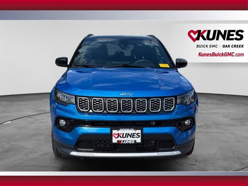 Used 2025 Jeep Compass Limited AWD/4WD image 3