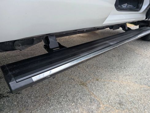 Used 2019 Chevrolet Tahoe Premier w/ Premier Plus Edition RWD image 4