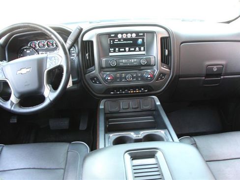 Used 2018 Chevrolet Silverado 2500 High Country AWD/4WD image 14