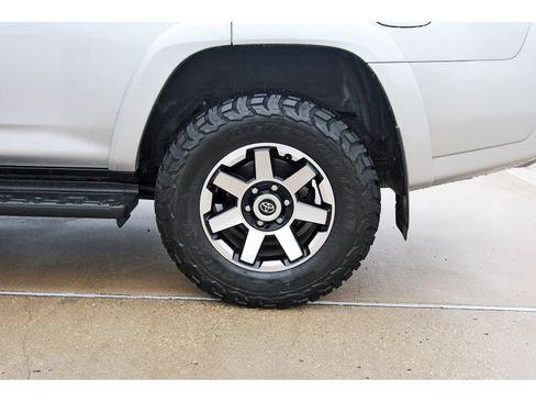 Used 2022 Toyota 4Runner TRD Off-Road image 31