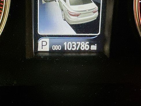 Used 2017 Toyota Camry SE FWD image 19
