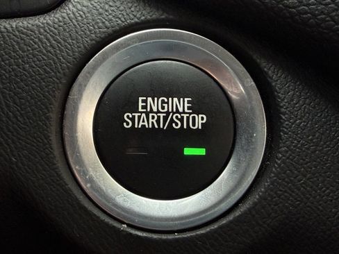 Used 2023 Chevrolet Equinox LT FWD image 21