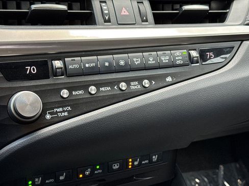 Used 2021 Lexus ES 300h w/ Accessory Package 2 image 20