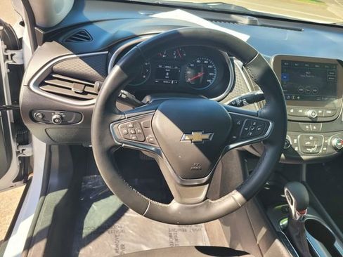 Used 2025 Chevrolet Malibu RS FWD image 30