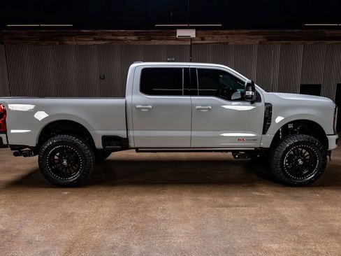 Used 2026 Ford F250 Platinum image 11