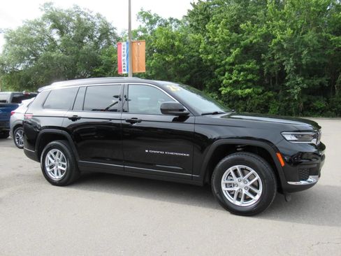 Certified 2025 Jeep Grand Cherokee L Laredo w/ Luxury Tech Group I RWD image 2