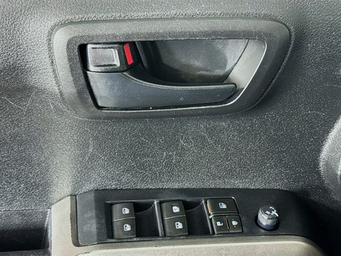 Used 2021 Toyota Tacoma SR5 RWD image 21