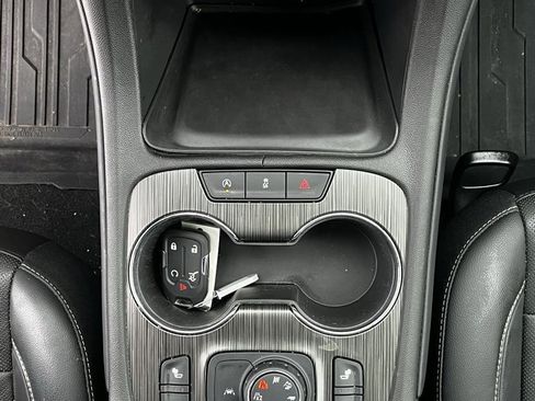 Certified 2023 GMC Acadia SLT w/ Trailering Package image 25