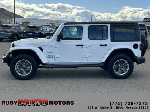 Used 2018 Jeep Wrangler Unlimited Sahara w/ Cold Weather Group image 4