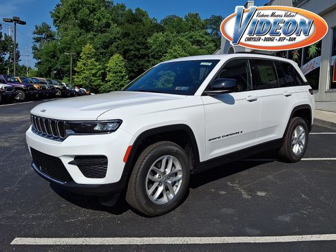 New 2026 Jeep Grand Cherokee Laredo X AWD/4WD image 1