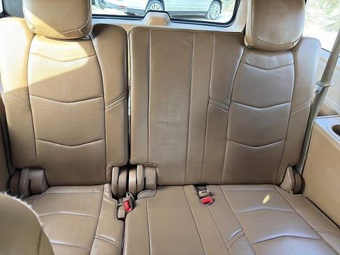 Used 2017 Cadillac Escalade ESV Platinum image 22
