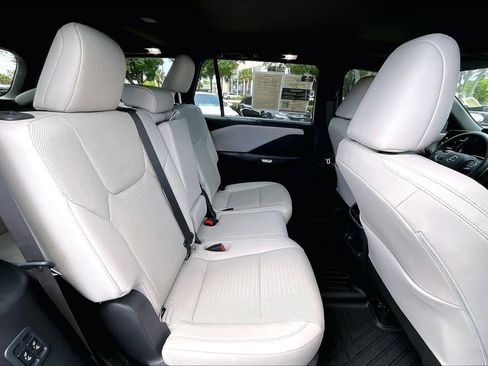 Used 2024 Lexus TX 350 AWD w/ Technology Package image 20