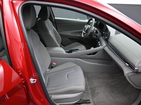 Certified 2024 Hyundai Elantra SE FWD image 24