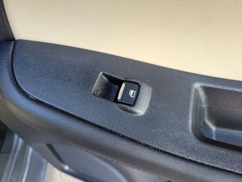 Used 2021 Ford Edge SEL w/ Convenience Package image 11