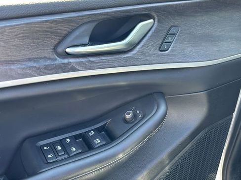 Certified 2023 Jeep Grand Cherokee L Limited AWD/4WD image 13