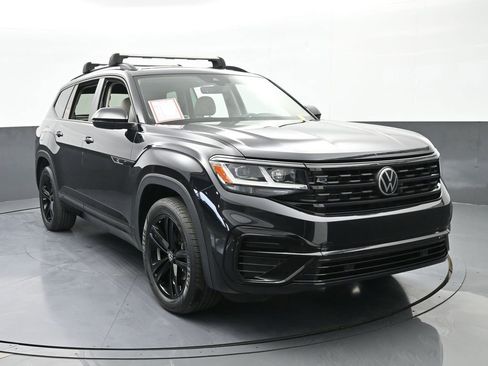 Used 2023 Volkswagen Atlas SEL R-Line image 9