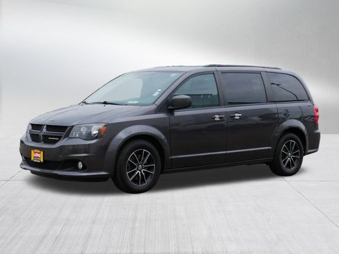 Used 2018 Dodge Grand Caravan GT FWD image 3