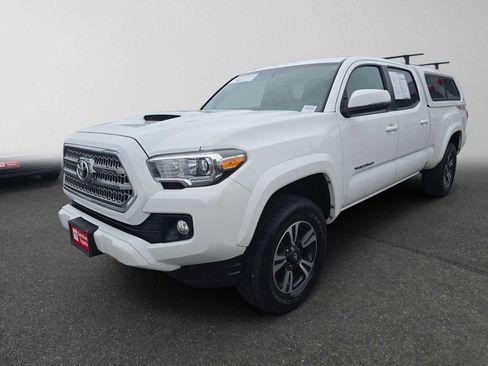 Certified 2016 Toyota Tacoma TRD Sport w/ Premium & Technology Package AWD/4WD image 7
