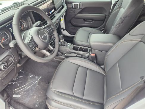 New 2026 Jeep Gladiator Sport AWD/4WD image 9