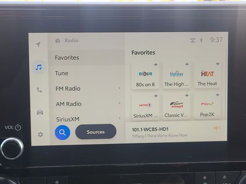 Used 2023 Toyota Highlander L image 27