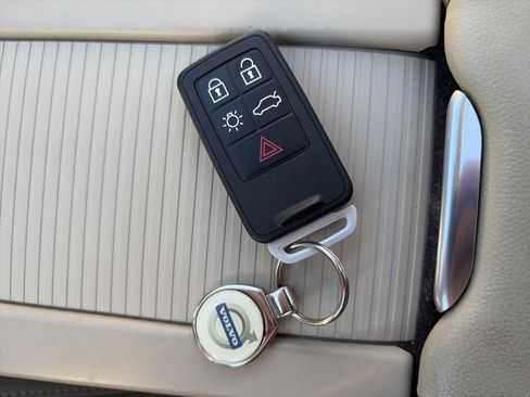 Used 2015 Volvo S60 T5 Platinum image 43