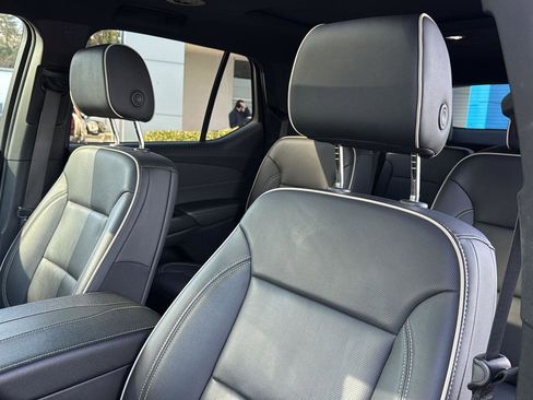 Used 2022 Chevrolet Traverse Premier w/ Redline Edition image 26