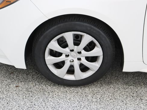 Certified 2025 Toyota Corolla LE w/ Convenience Package FWD image 11