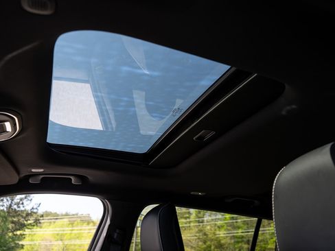 Used 2023 Jeep Grand Cherokee L Laredo image 16