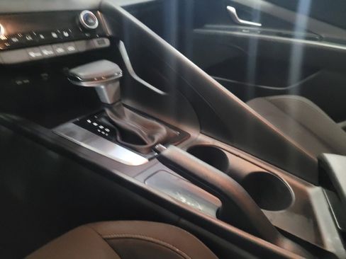 Used 2023 Hyundai Elantra SEL FWD image 26