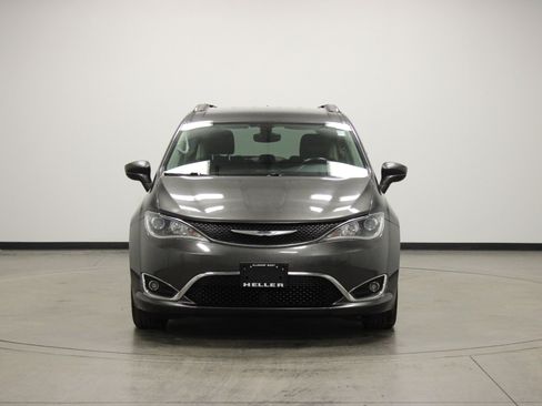 Used 2017 Chrysler Pacifica Touring-L image 3