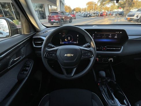 Used 2025 Chevrolet TrailBlazer LT image 12