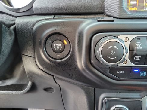Used 2021 Jeep Wrangler Unlimited Sahara w/ Cold Weather Group AWD/4WD image 21