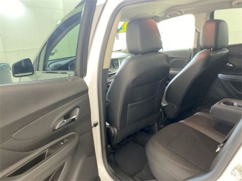 Certified 2022 Buick Encore Preferred w/ Safety Package image 29