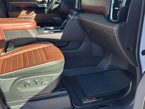 Certified 2025 GMC Sierra 2500 Denali Ultimate image 22