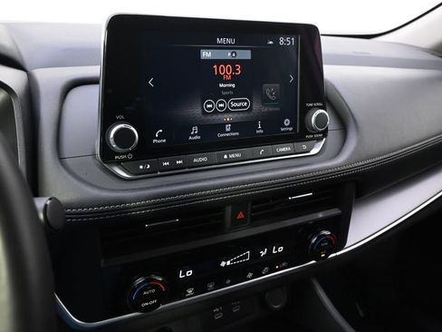 Used 2025 Nissan Rogue SV AWD/4WD image 28