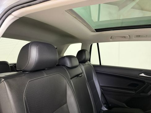 Used 2019 Volkswagen Tiguan SE w/ Panoramic Sunroof Package image 32
