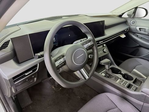Used 2025 Hyundai Sonata SE FWD image 11