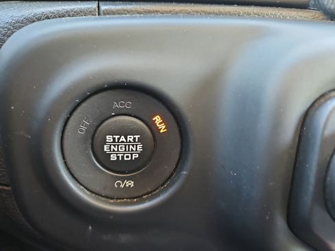 Used 2018 Jeep Wrangler Unlimited Sport S AWD/4WD image 29
