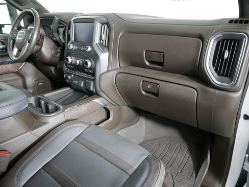Used 2021 GMC Sierra 3500 Denali w/ Denali Ultimate Package AWD/4WD image 16