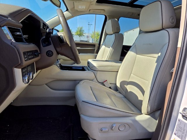 Used 2023 GMC Yukon Denali AWD/4WD image 8