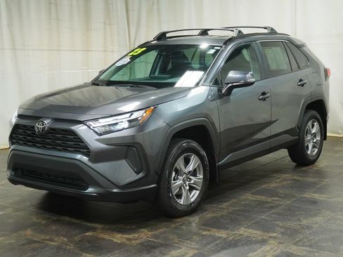 Used 2023 Toyota RAV4 XLE AWD/4WD image 2