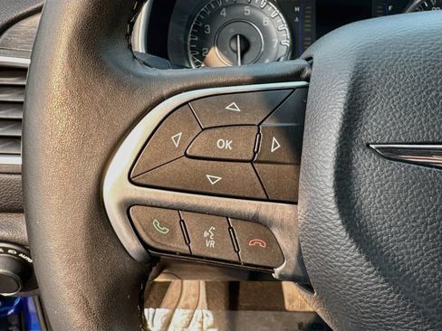 Used 2015 Chrysler 200 Limited w/ Convenience Group FWD image 8