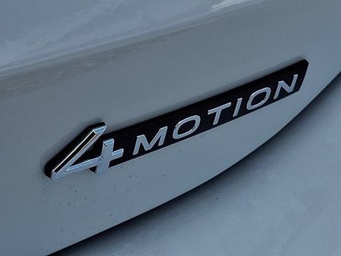 Certified 2026 Volkswagen Tiguan SE AWD/4WD image 9
