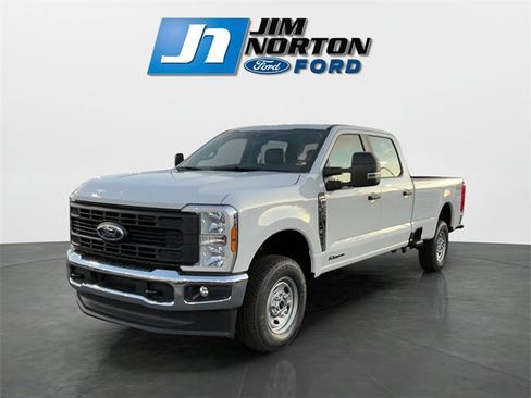 New 2026 Ford F250 XL w/ XL Chrome Package image 7