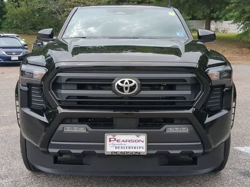 Used 2025 Toyota Tacoma SR5 AWD/4WD image 8